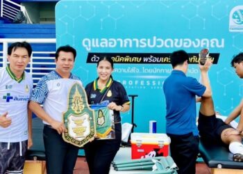เตะสนั่นสนามทัพฟ้า! “รักเมืองไทยครั้งที่ 4” สถาบันพระปกเกล้า-วปอ. ผนึกกำลัง เตะกระชับมิตรสามัคคี ต่างรุ่นต่างวัย หัวใจเดียวกัน “แพ้-ชนะ” คือมิตรภาพ