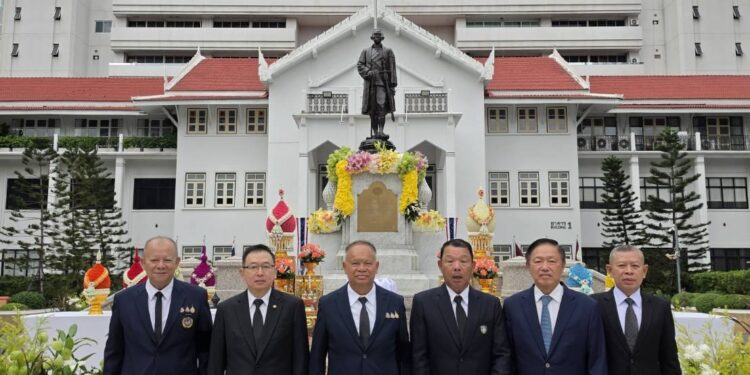 สมาคมตำรวจร่วมรำลึกพระเกียรติ ร.4 วางพวงมาลาเนื่องในวันสถาปนาสำนักงานตำรวจแห่งชาติ 17 ตุลาคม ย้ำภารกิจพิทักษ์สันติราษฎร์ ยืนหยัดเคียงข้างประชาชน