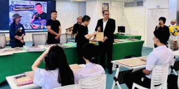 อาชีวะเสาวภา จับมือ ‘กลุ่ม 99 ภูมิพลัง’ เติมทักษะวาดภาพ ‘ชาร์โคล-เกรยอง’ ดึงศิลปินดังติวเข้ม นศ. สร้างแรงบันดาลใจสู่มืออาชีพ